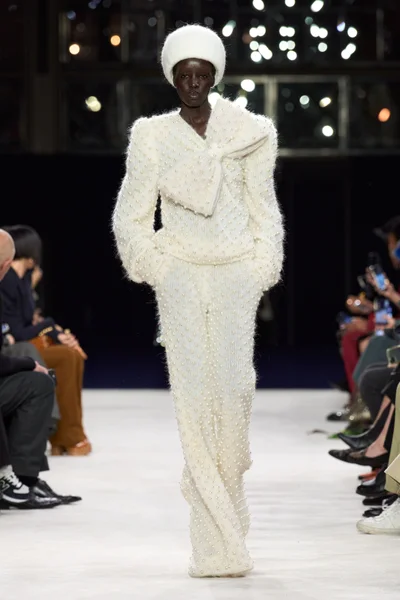Look 13